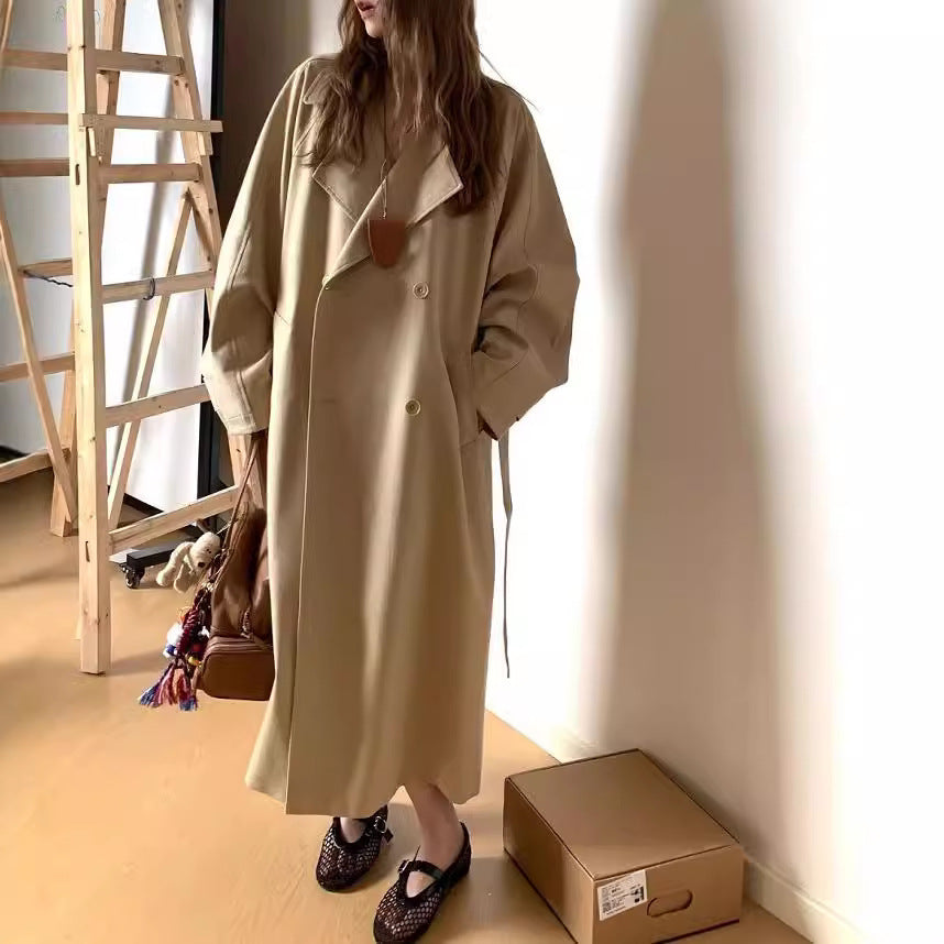 L'Indispensable de l'Automne : Trench-Coat Long et Chic pour un Style Élégant et Décontracté