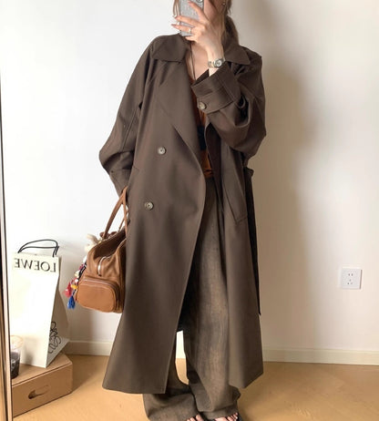 L'Indispensable de l'Automne : Trench-Coat Long et Chic pour un Style Élégant et Décontracté