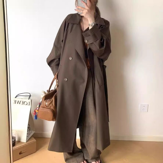 L'Indispensable de l'Automne : Trench-Coat Long et Chic pour un Style Élégant et Décontracté